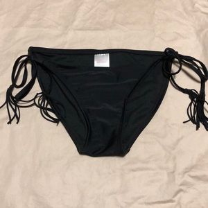 Black bikini bottoms